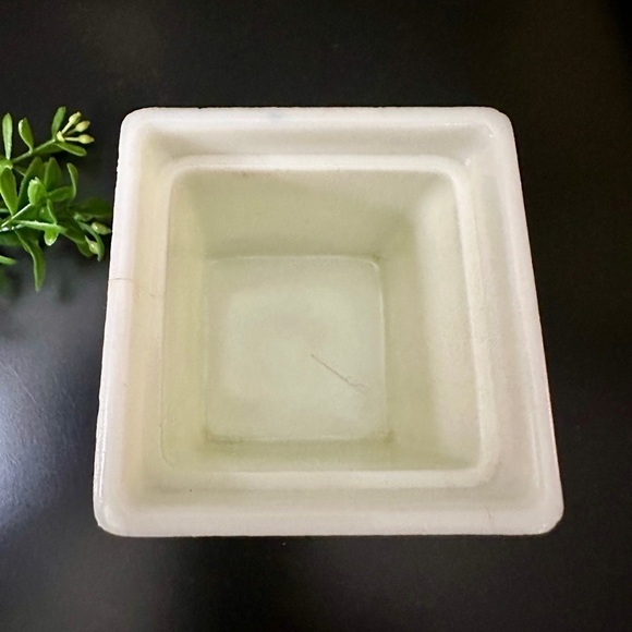 ANTIQUE, WESTMORELAND SPECIALTY, MILK GLASS, 1905, COLLECTIBLE JAR - Picture 4 of 8